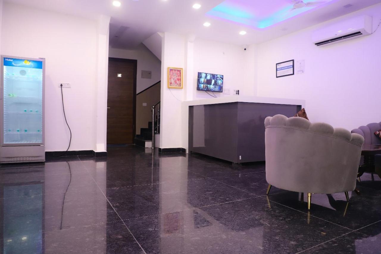 Surya International Bed & Breakfast New Delhi Exterior photo