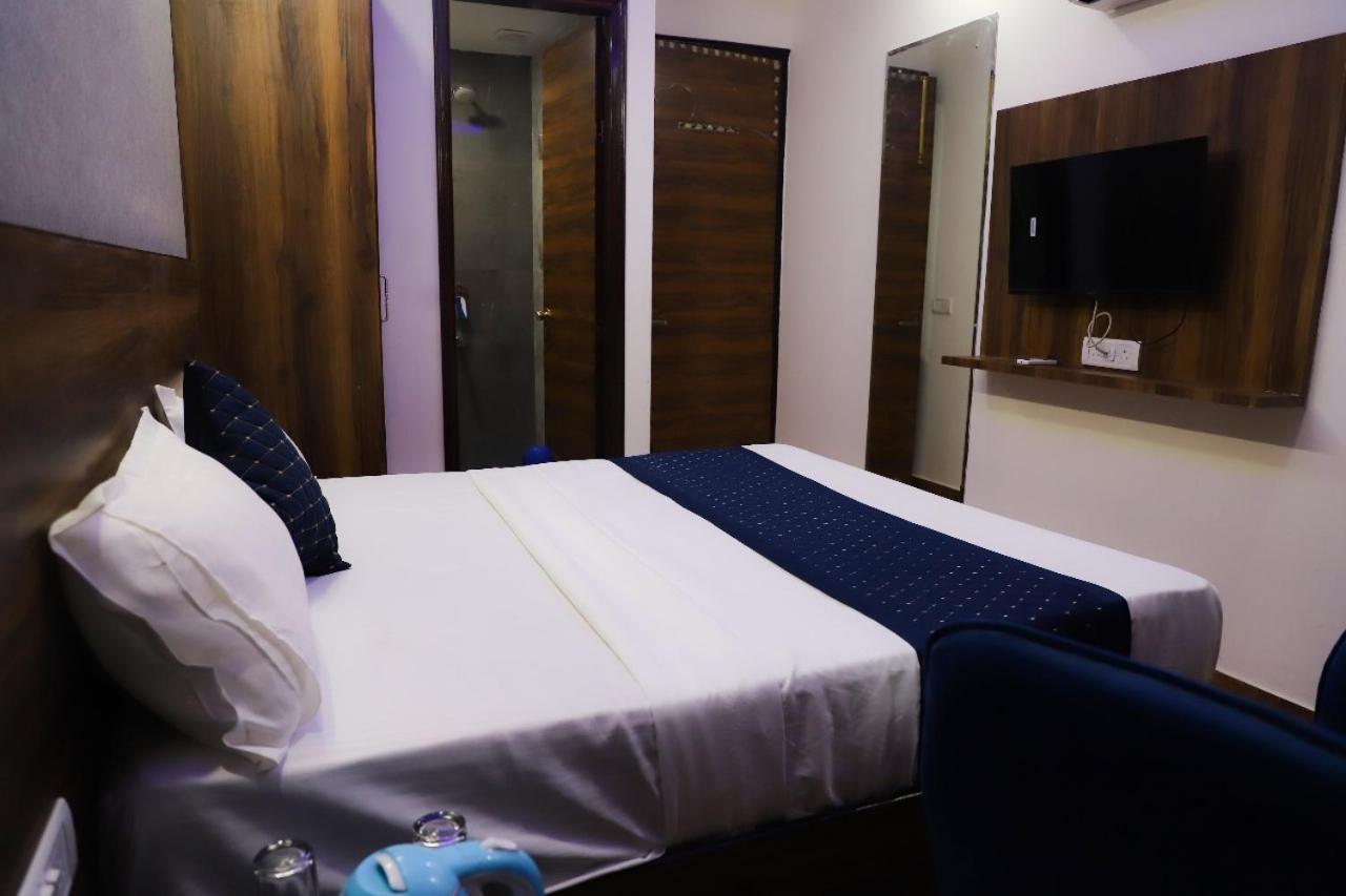 Surya International Bed & Breakfast New Delhi Exterior photo