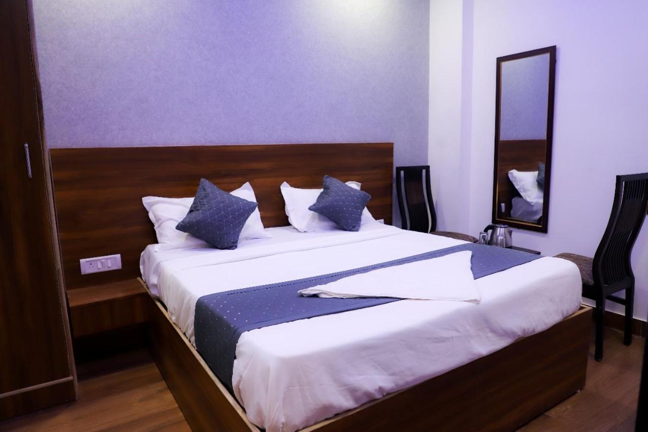 Surya International Bed & Breakfast New Delhi Exterior photo