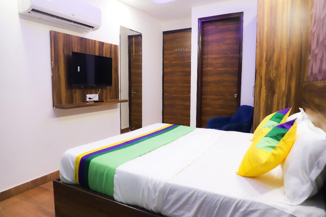 Surya International Bed & Breakfast New Delhi Exterior photo