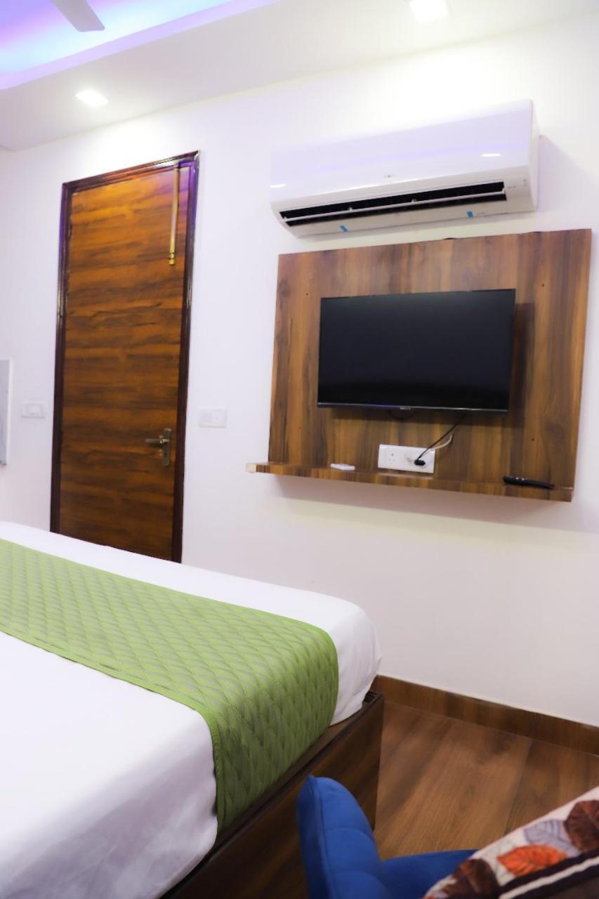 Surya International Bed & Breakfast New Delhi Exterior photo