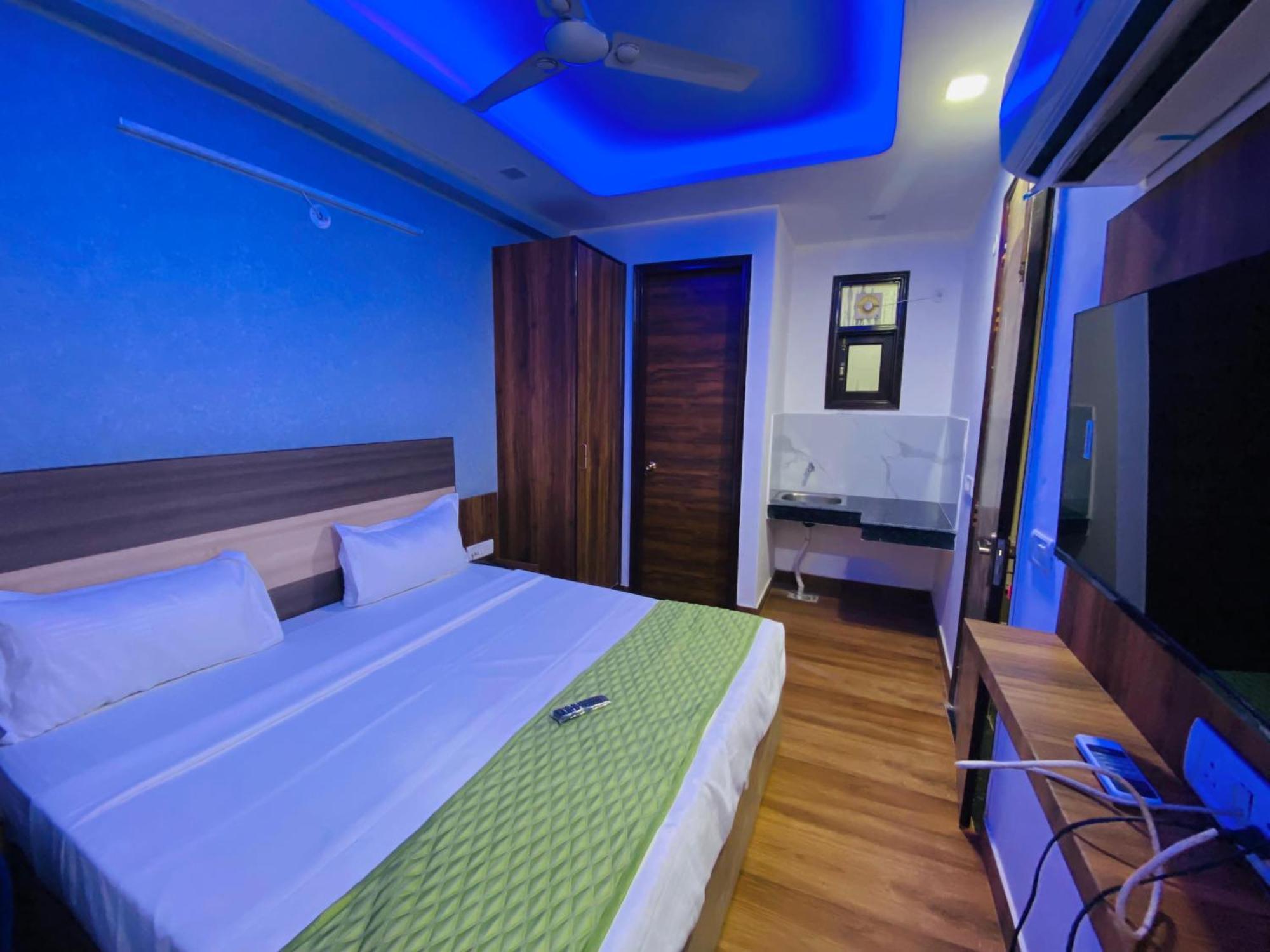 Surya International Bed & Breakfast New Delhi Exterior photo