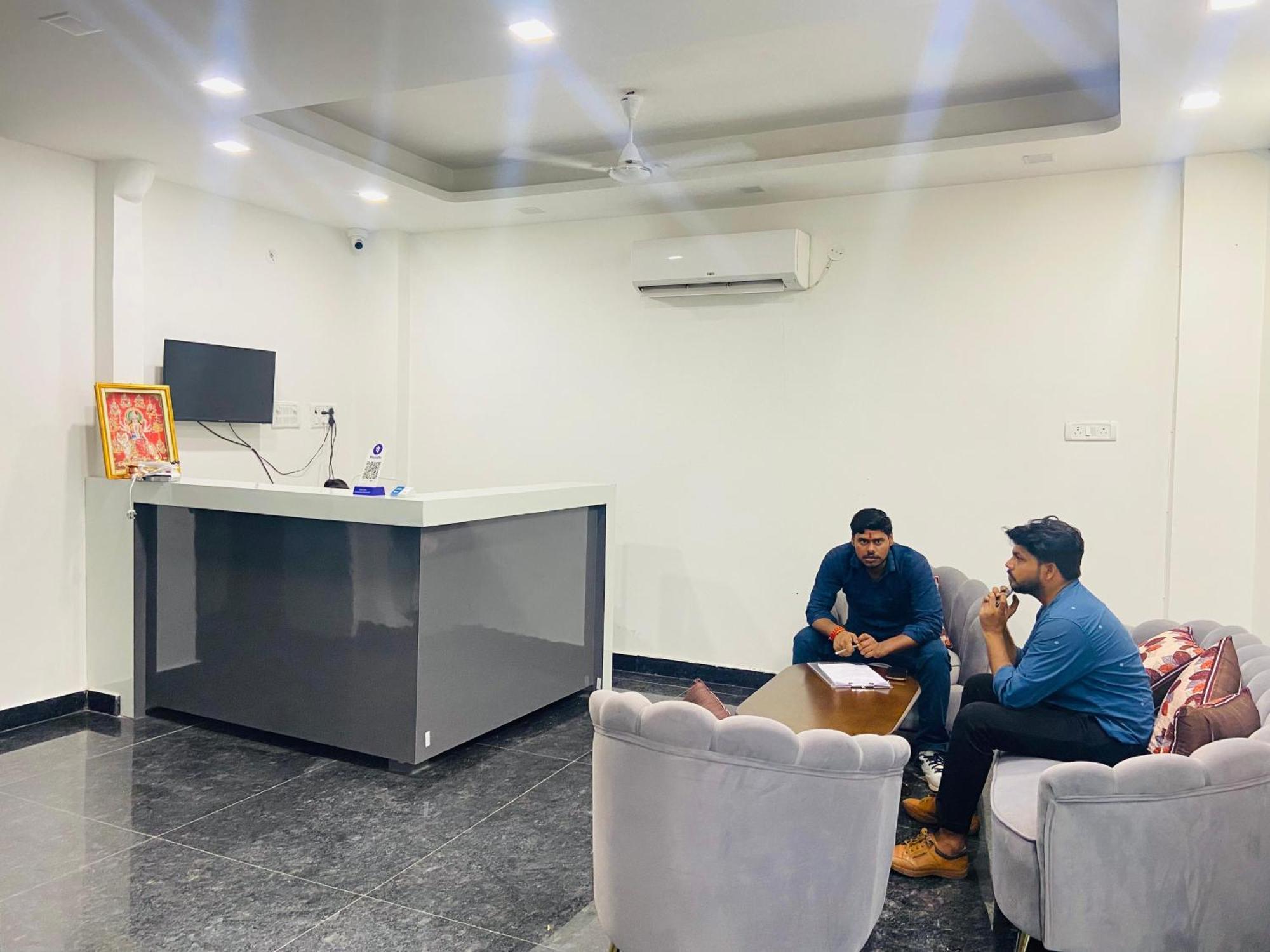 Surya International Bed & Breakfast New Delhi Exterior photo