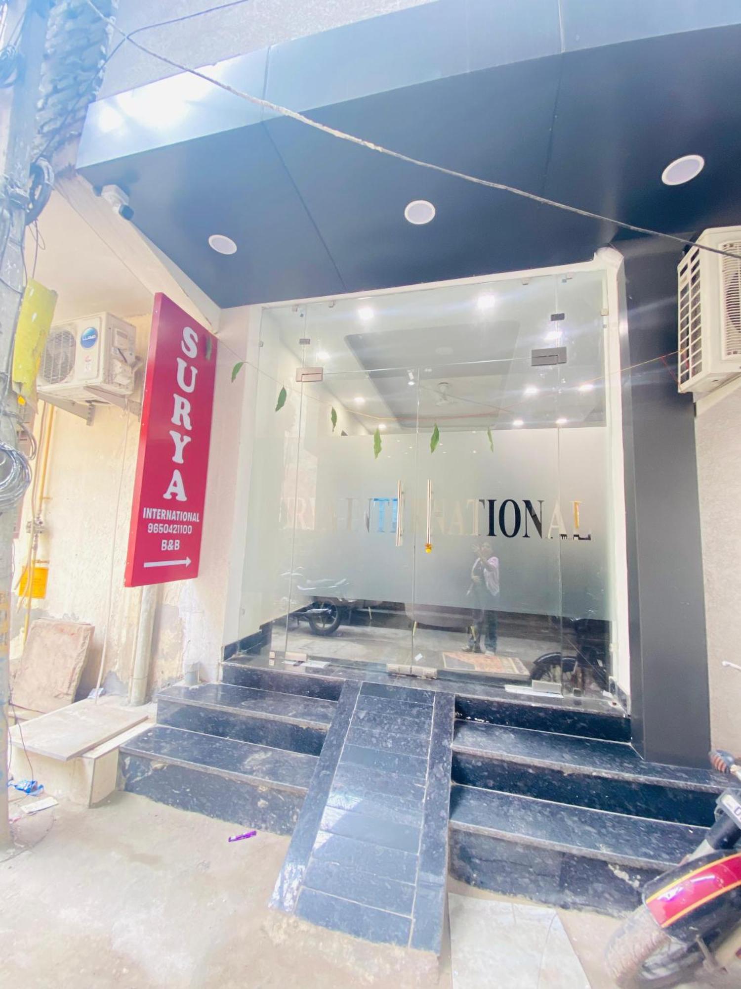 Surya International Bed & Breakfast New Delhi Exterior photo