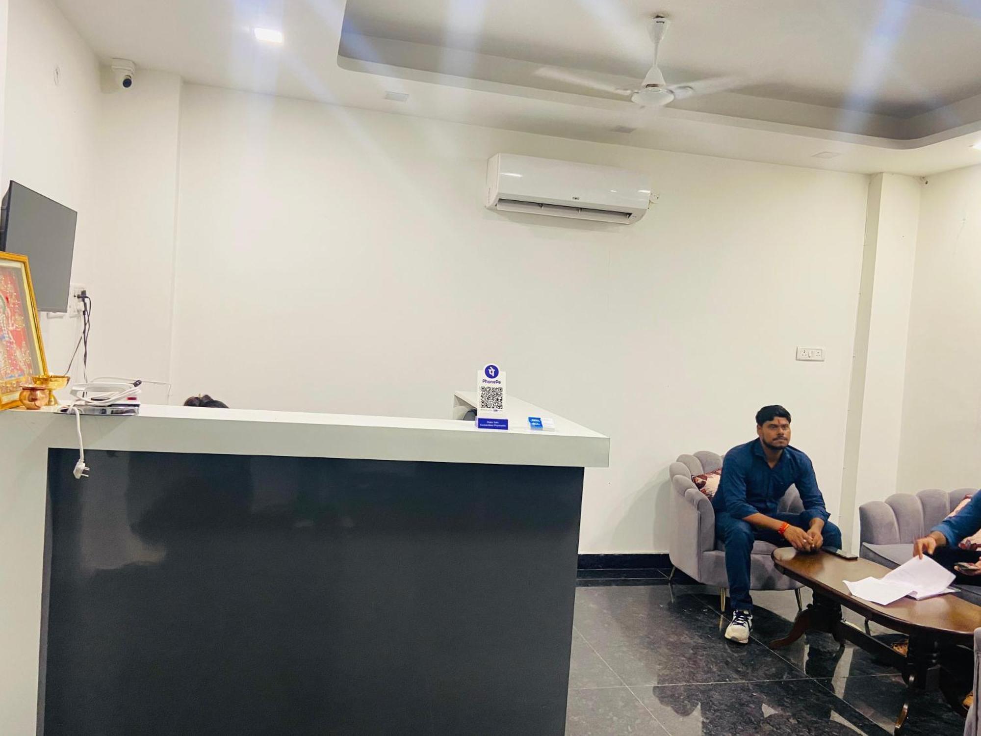 Surya International Bed & Breakfast New Delhi Exterior photo