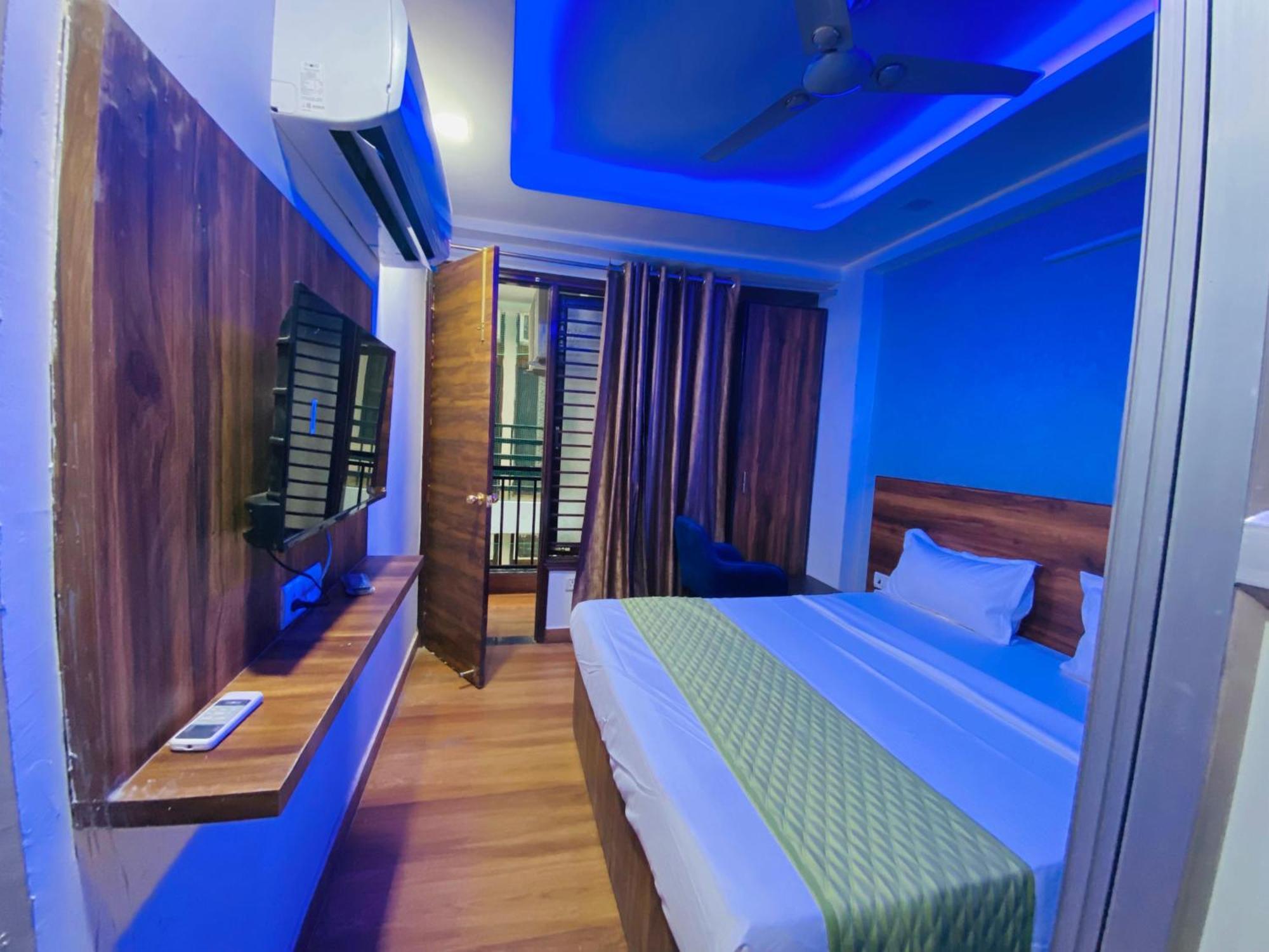 Surya International Bed & Breakfast New Delhi Exterior photo