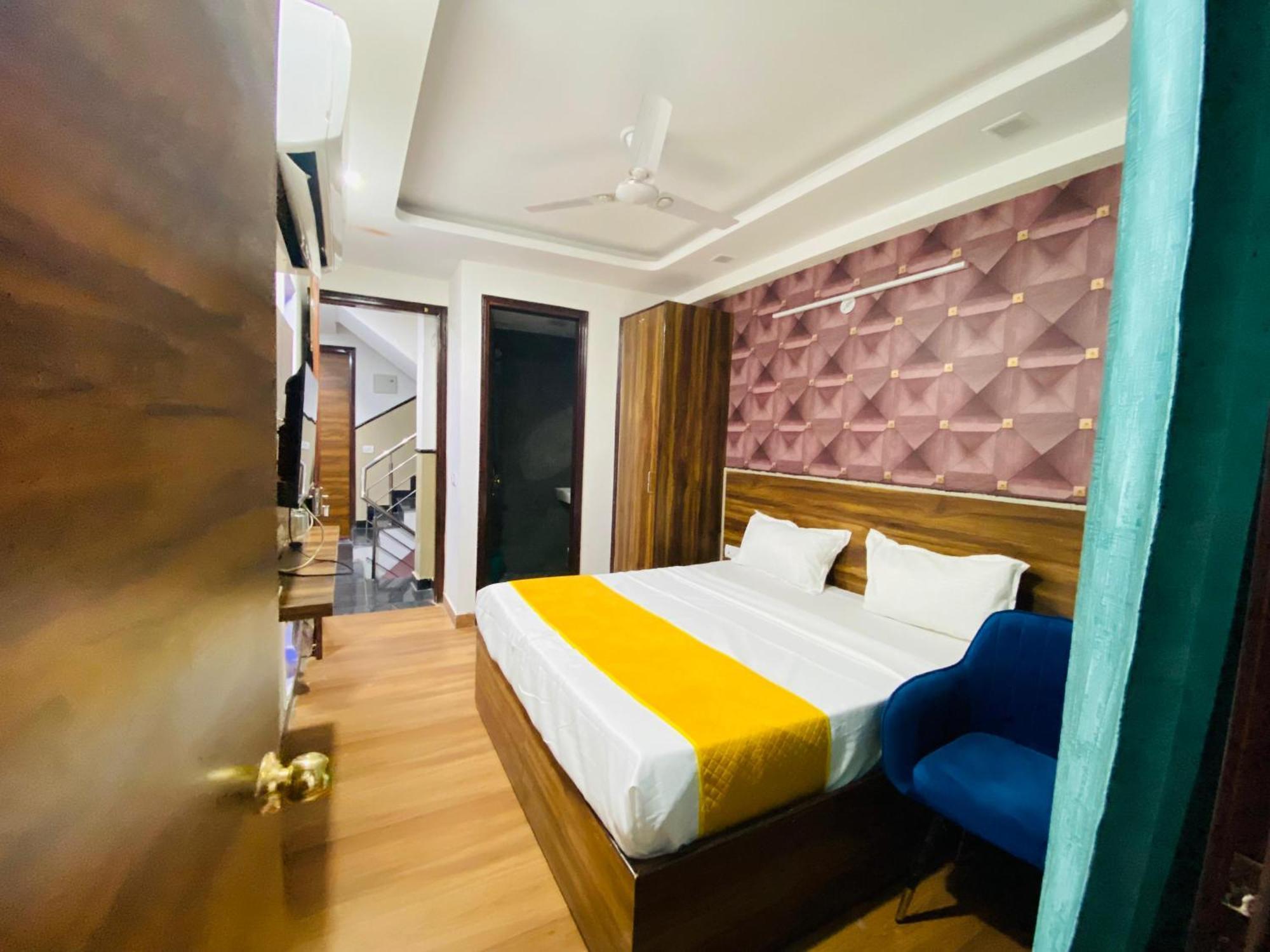 Surya International Bed & Breakfast New Delhi Exterior photo