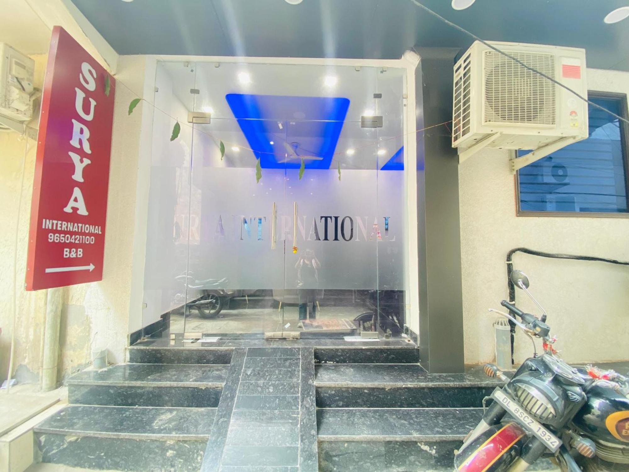 Surya International Bed & Breakfast New Delhi Exterior photo